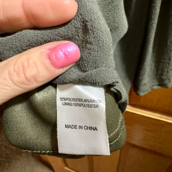 Olive green tank size medium from the Buckle - Picture 5 of 5